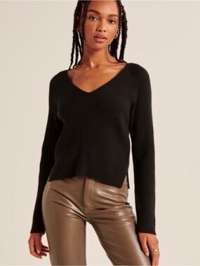 Abercrombie & Fitch | LuxeLoft V-Neck Sweater